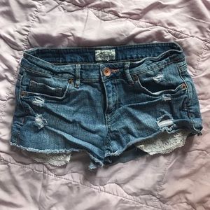 ⭐️ 3 for 10⭐️ Jean shorts with lace pockets